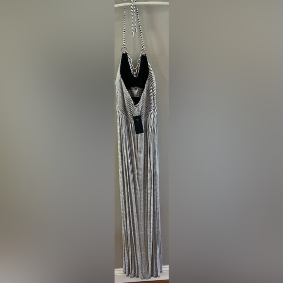 NWT GUESS Black & White Maxi Dress- X Small - Picture 2 of 6